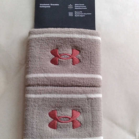 Under Armour Wristbands - Picture 2 of 4